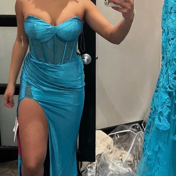 Prevue Dresses & Skirts - Prevue Prom Dress